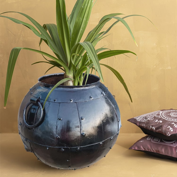 large metal plant pots uk Rustic Round Metal Planter