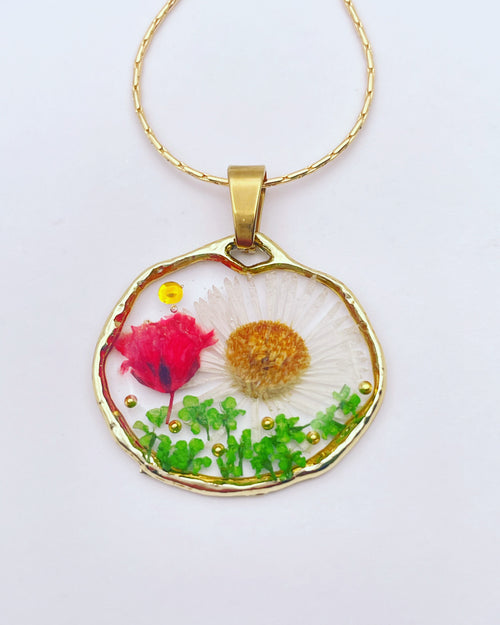 Necklace with poppy and daisy flowers