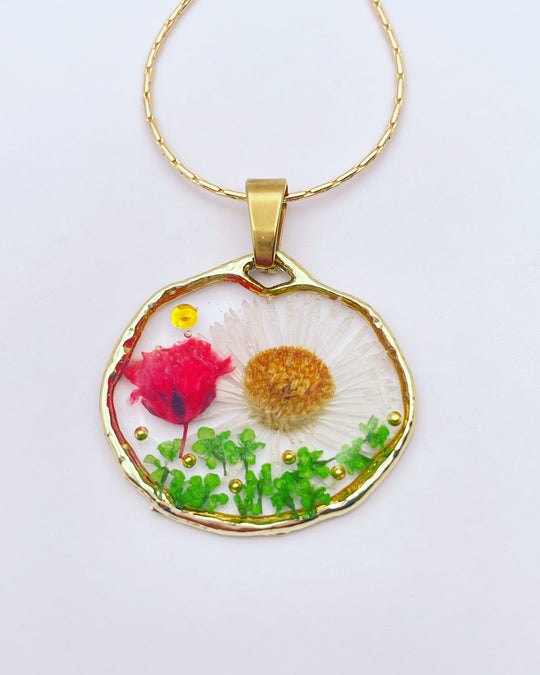 Necklace with poppy and daisy flowers