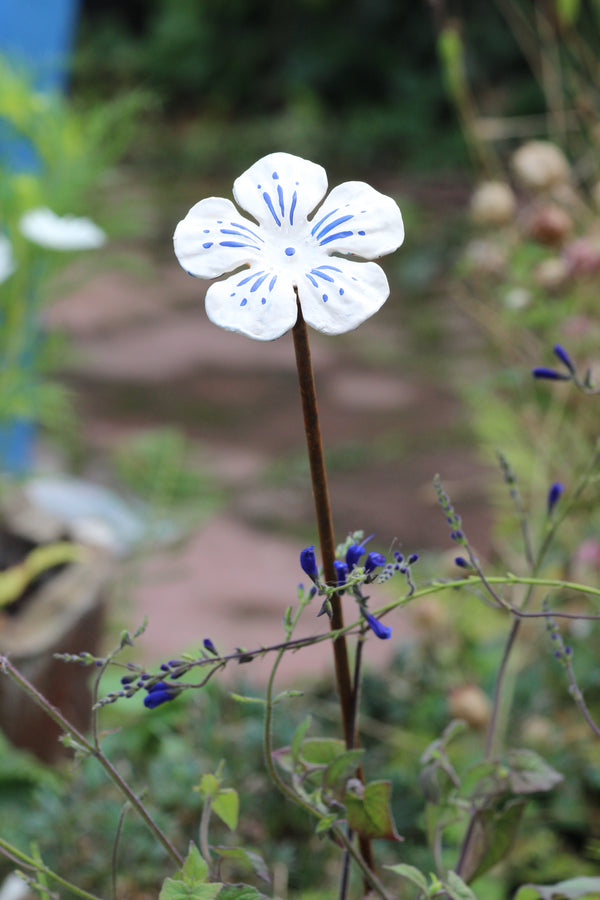 Hand-forged metal flower plant stake. Robust and elegant garden supports. Garden Essentials.