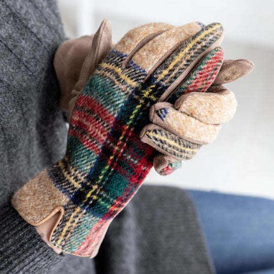 Classic Tartan Gloves - Touchscreen Compatible