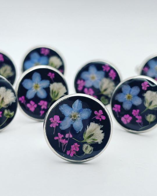 Cufflinks with forget-me-not and gypsophila flowers in 16mm