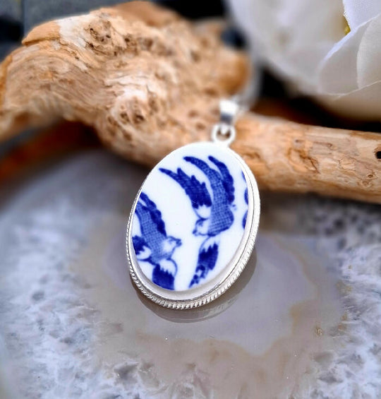 Love birds Willow pattern pendant