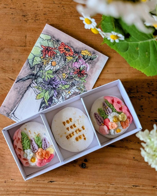 Box of 3 Hand Iced Personalised Wild Flower Biscuits