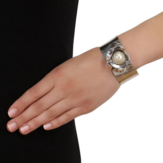 Inside The Shell Silver Bangle