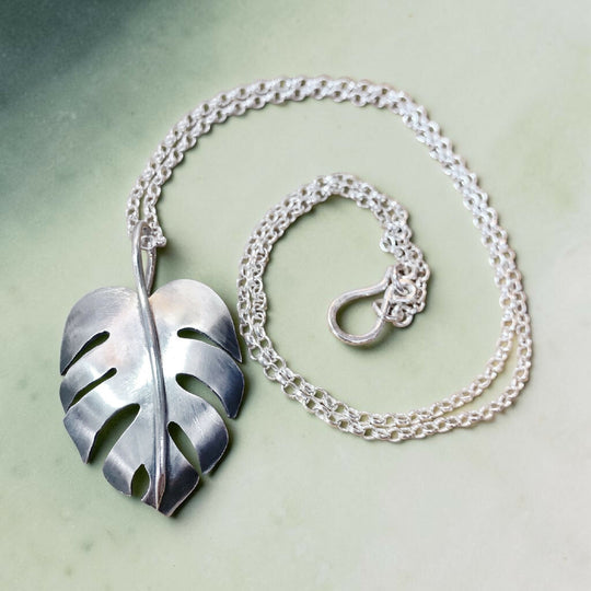 Delicosa leaf pendant | large