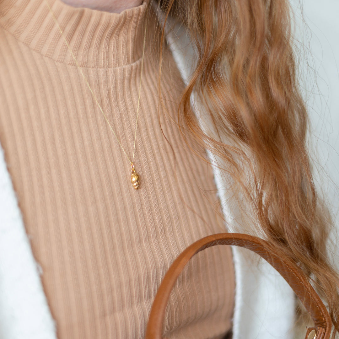 Gold Dainty Shell Necklace