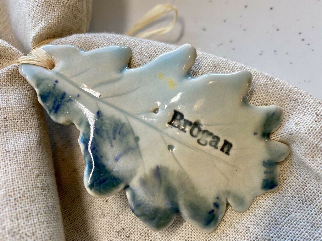 Oak leaf - Personalised Ceramic Place setting | Wedding favour | Dinner Gift MADE TO ORDER