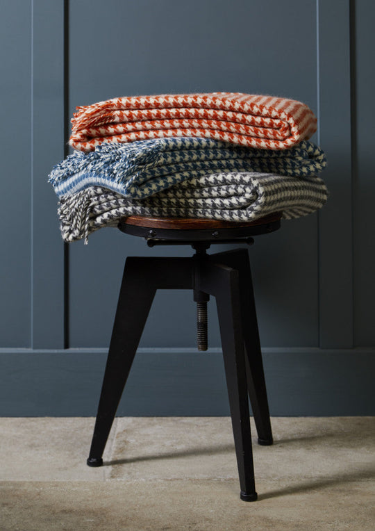 Houndstooth Throw in Pumpkin