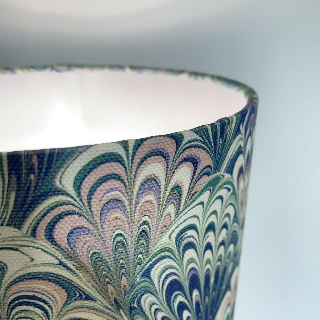 HOA_SerpentineSpring_Lampshade20XT_002_wLR