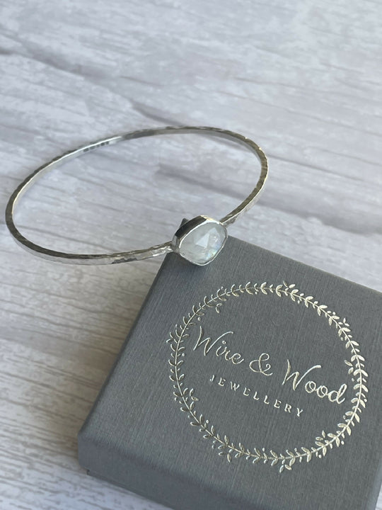 Textured oval bangle with Moonstone