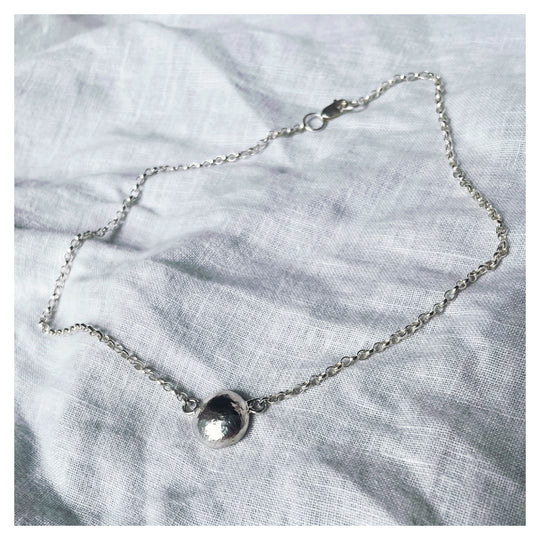 Lunar Choker