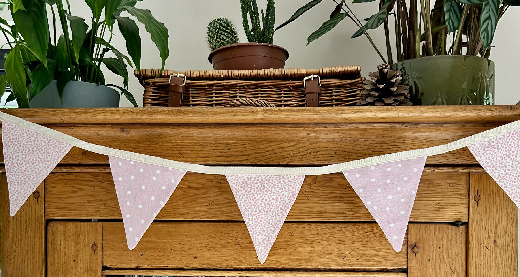 Liberty Garden Trail & Polka Dot Bunting