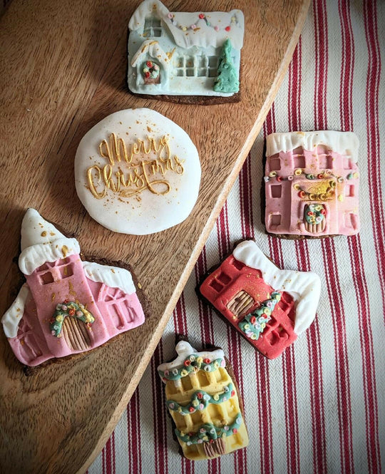 Box of 6 Hand Iced Personalised Gingerbread Houses Biscuits