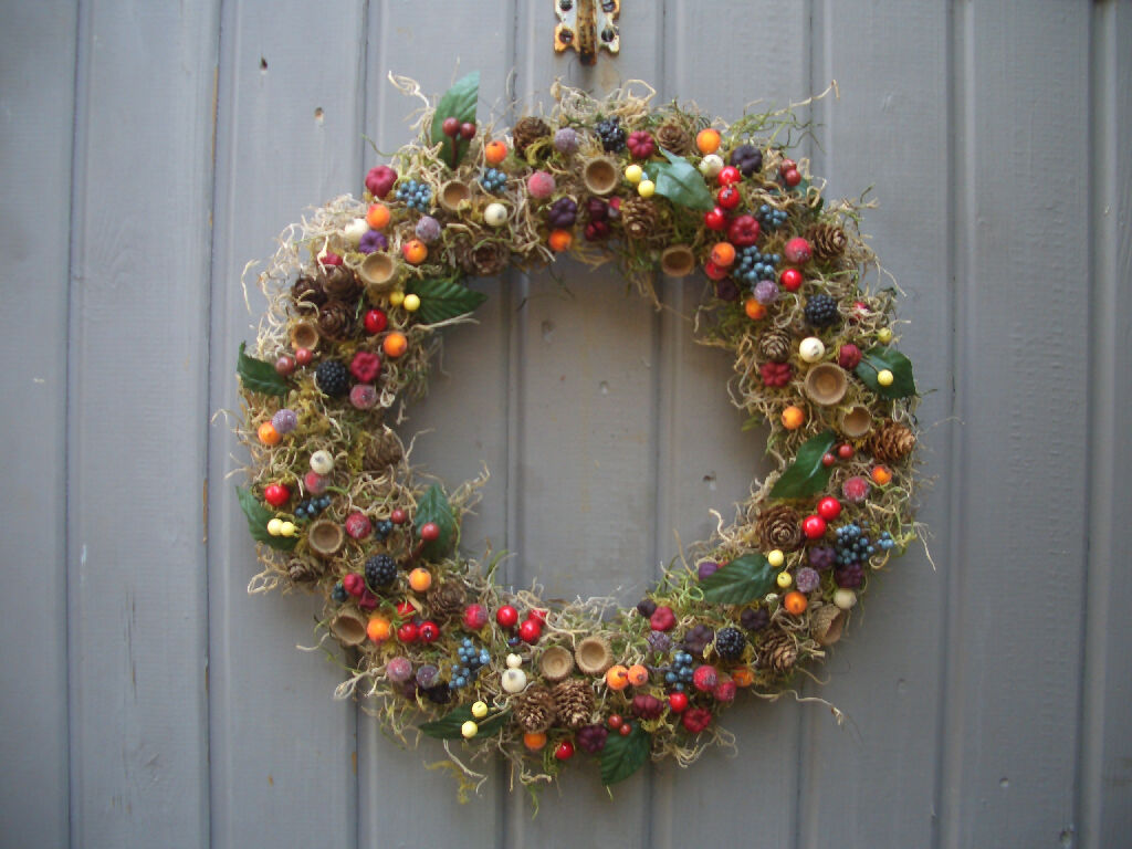 luxury-winter-berry-wreath-2024-1