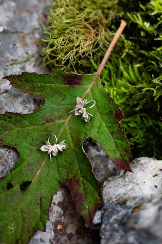 Lily Buds drop earrings