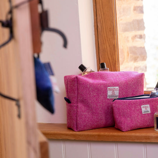 Chilcott Harris Tweed® Kit Bag - Pink