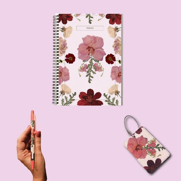 'Love' stationery set: notebook, luggage tag and pen