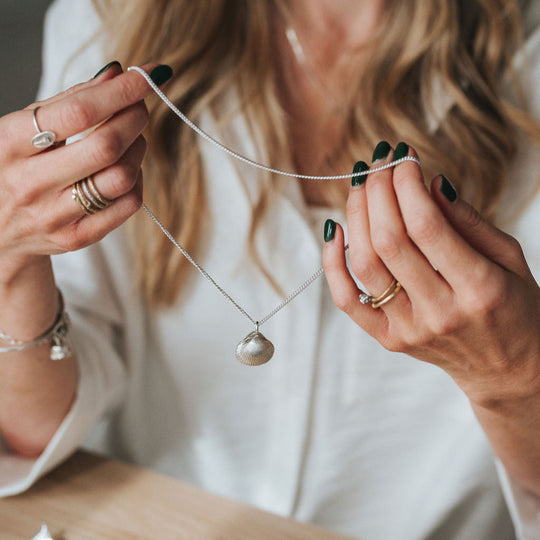 Muscle Shell Ashes Pendant