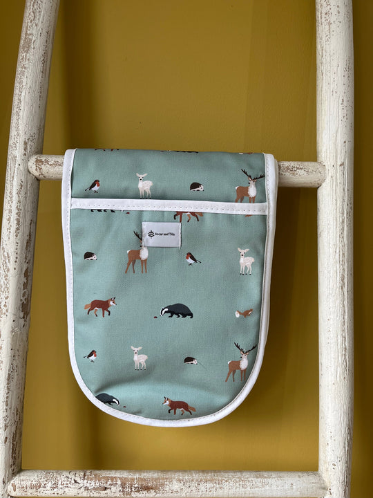 Oscar & Tilly Woodland Wildlife Oven Gloves