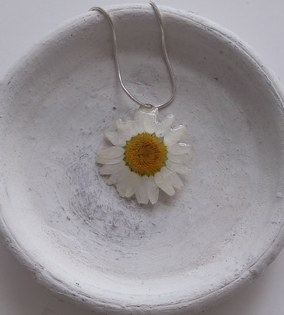 Real Daisy Flower Necklace