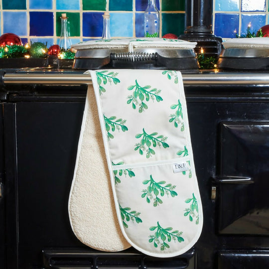 Mistletoe Christmas Oven Gloves