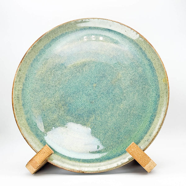 Green lustre Dinner plate front