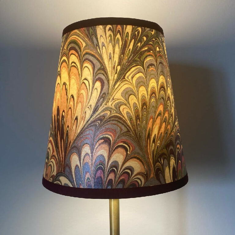 HOA_Marbled_Paper_Lampshades_Serpentine_Summer__Lifestyle_Iluminated_Closeup