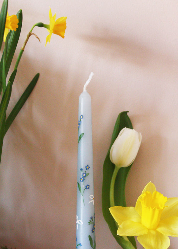 Forget me nots & bows candle
