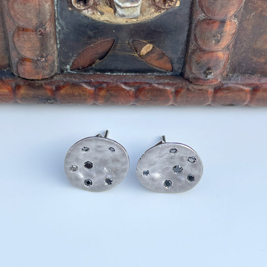 Earrings in 9k White Gold with Black Diamonds