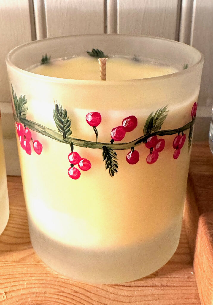 'Winter Berry' 200g candle