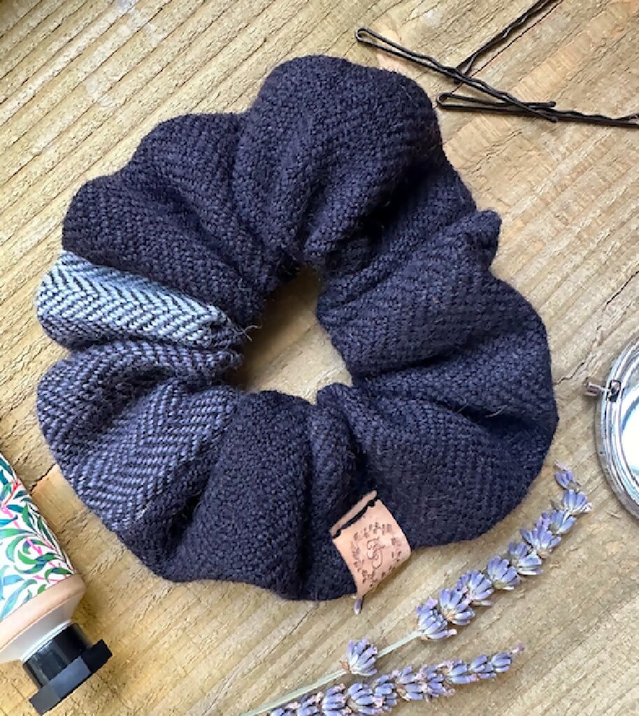 Herringbone Stripe Black & Grey Scrunchie 1