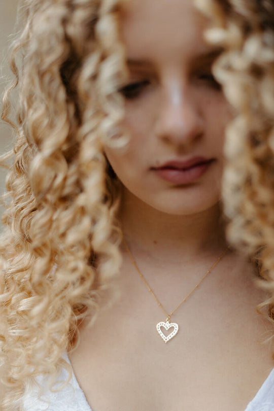 Venus Heart Necklace in Gold