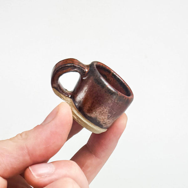 Mini mug copper oxide hold