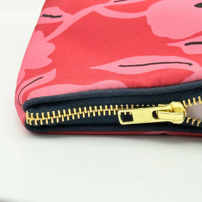 Kyoto-pink-toiletry-bag-zip-detail-05:09-Jennie-Fynn