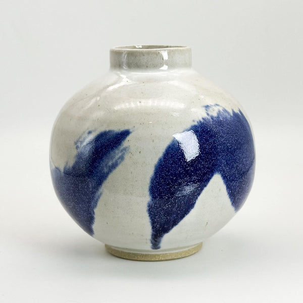 Moon vase 6 front 3