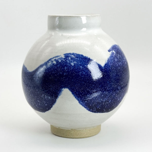 Moon vase 7 front 3