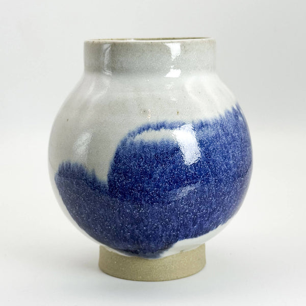 Moon vase 8 front 2