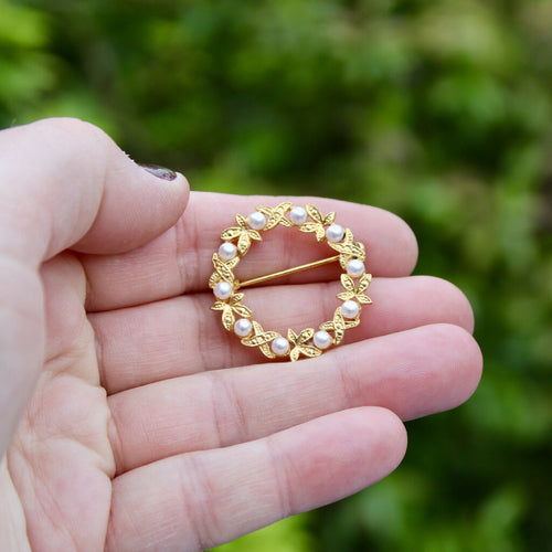 Gold Pearl Wreath Brooch
