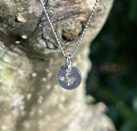 A flock of Birds necklace