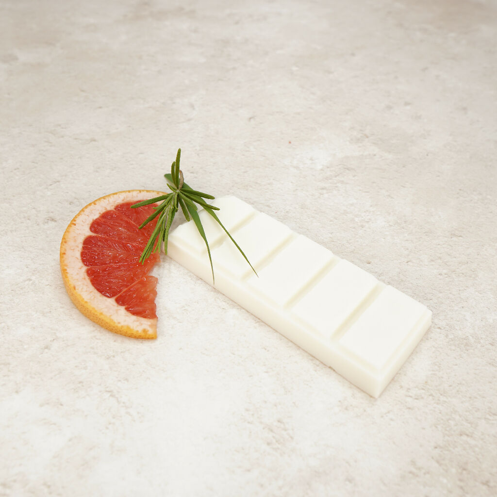 A grapefruit, rosemary and palmarosa scented wax melt