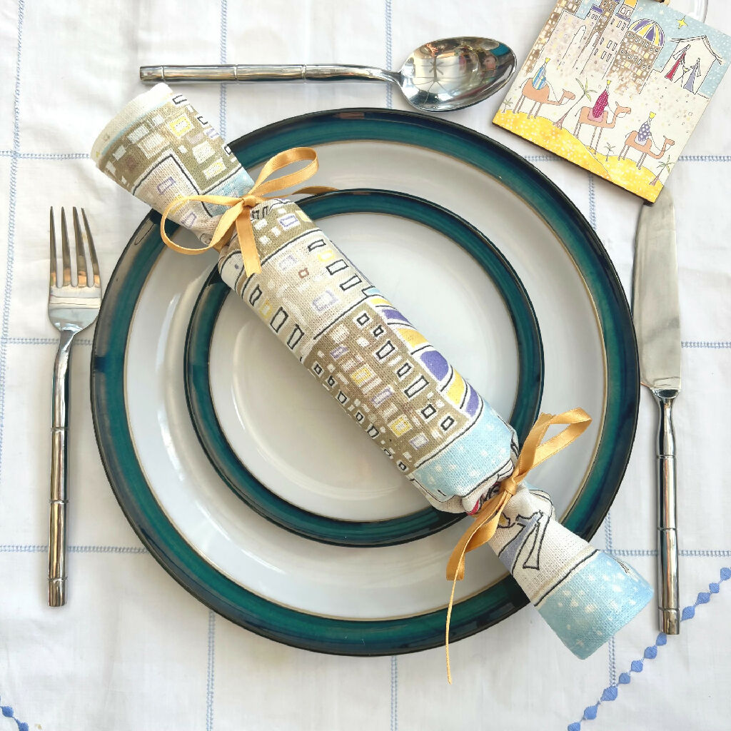 'Following the Star' Linen Napkin Crackers