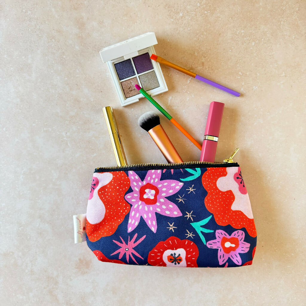 Candy-small-makeup-bag-with-makeup-Jennie-Fynn