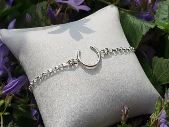The Silver Horseshoe Bracelet | Sterling Silver Charm Bracelet