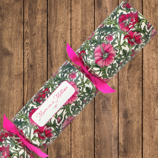 Mum in a Million | Mother's Day Cracker Craft Kit | Pink Florals | Single
