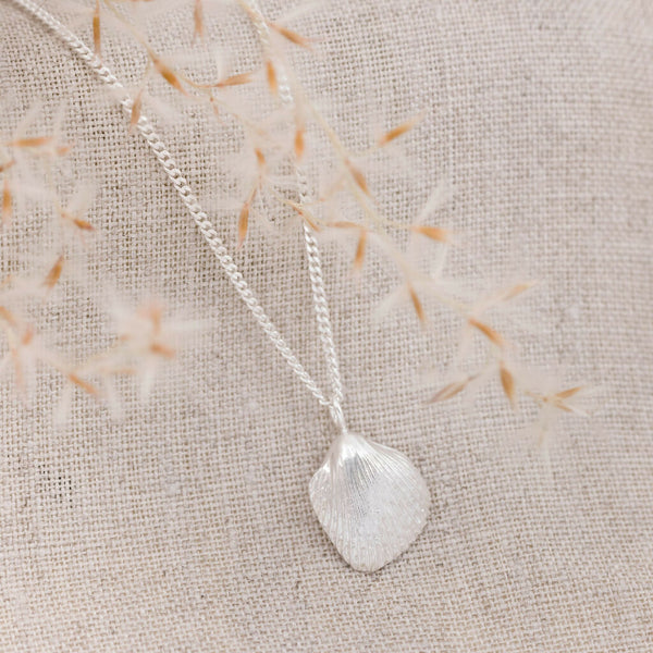 Silver Cockle Shell Pendant Necklace