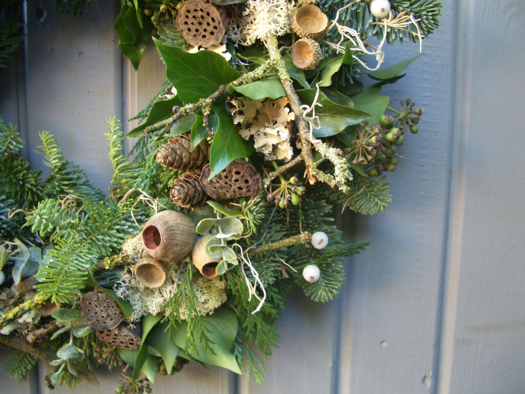 cl-fresh-winter-forest-christmas-wreath-2