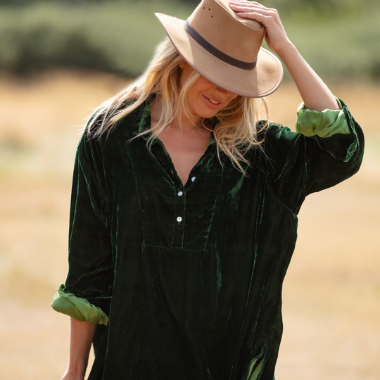 Ava Oversized Silk Velvet Shirt In Forest Green