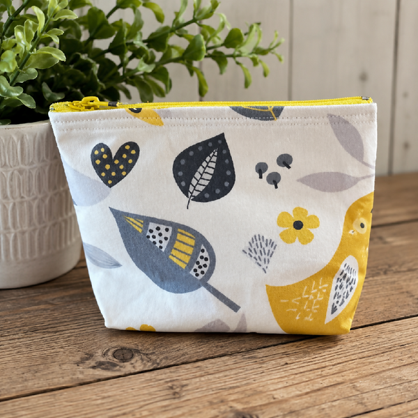 Handmade Fabric Purse – White Scandinavian Bird Design
