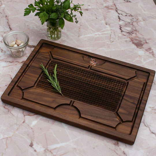 Reversible Carving Board With Spikes